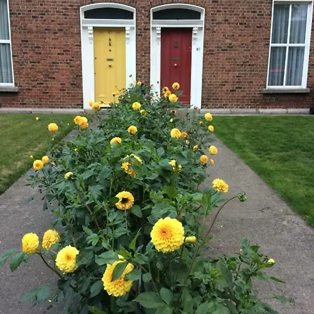 Apt 3, 45 Lower Drumcondra Road.
